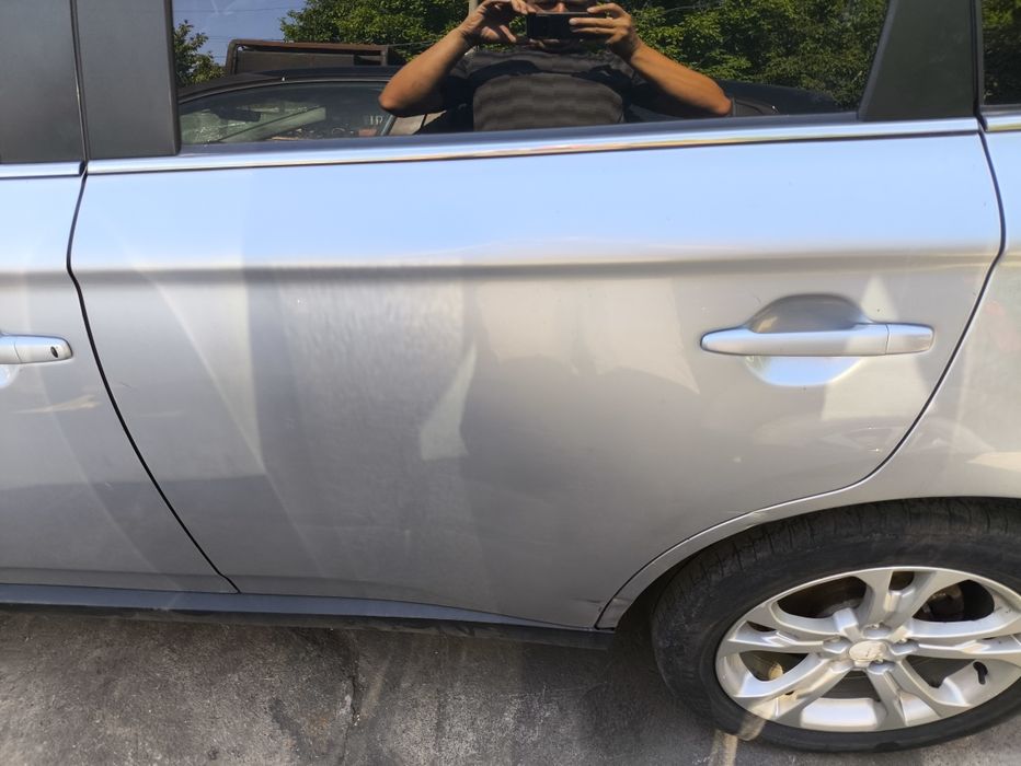 Врата за Mitsubishi Outlander