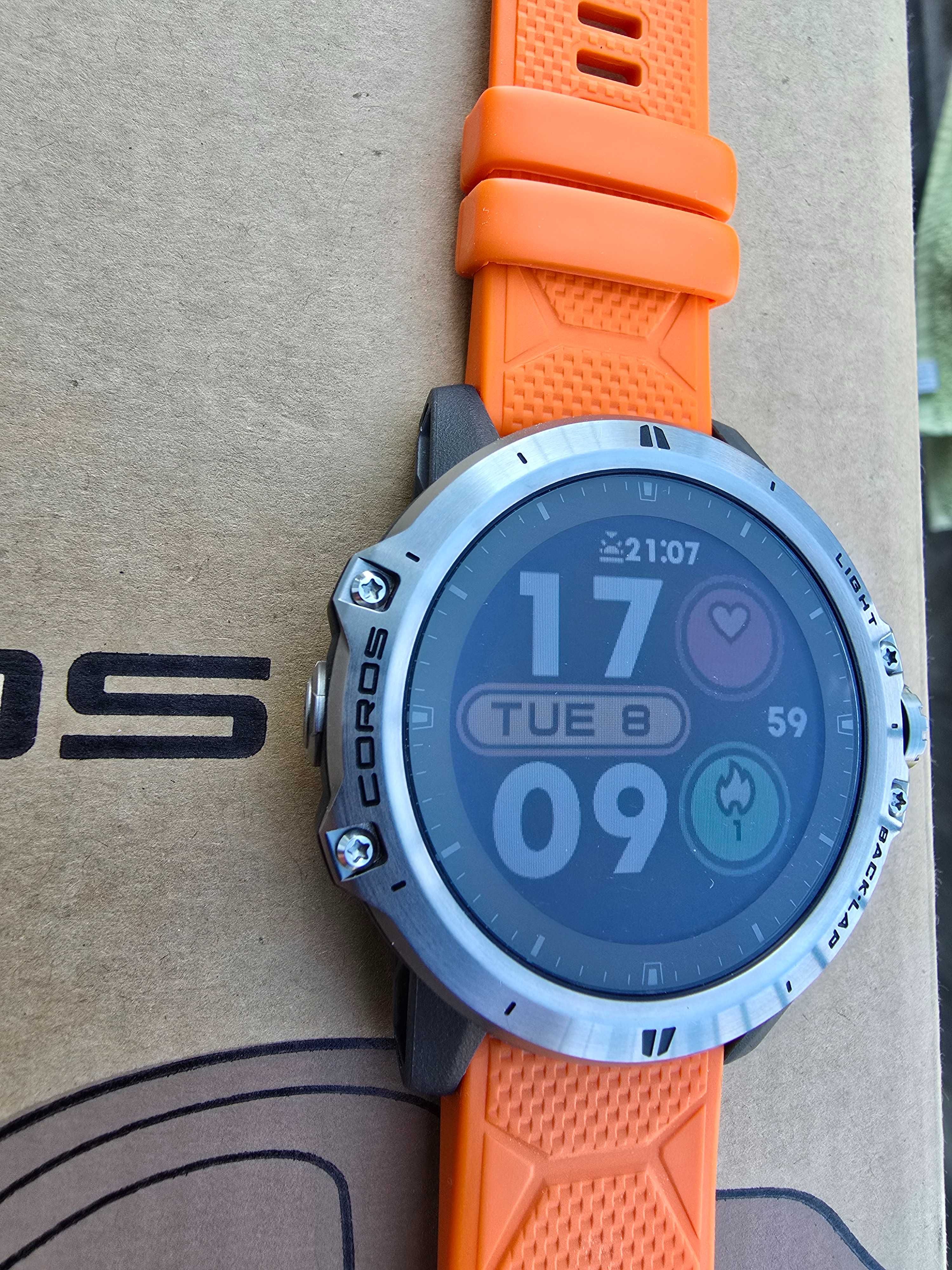 Продавам GPS часовник COROS Vertix