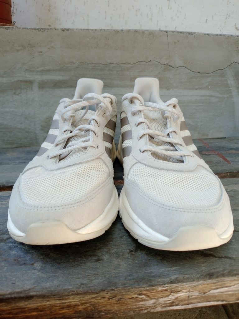 Маратонки Adidas номер 40 1/2