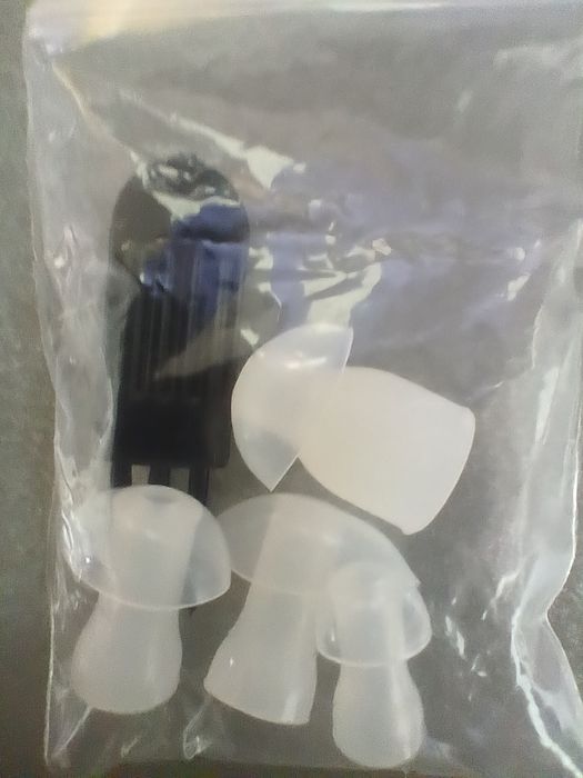 Set 4 olive-dopuri siliconice sigilate  pentru aparate auditive  noi