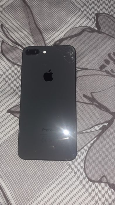 vand iphone 8plus 64gb
