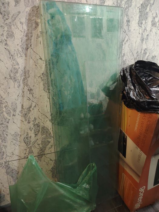 Продам зеркала и стекла  в отличном состоянии