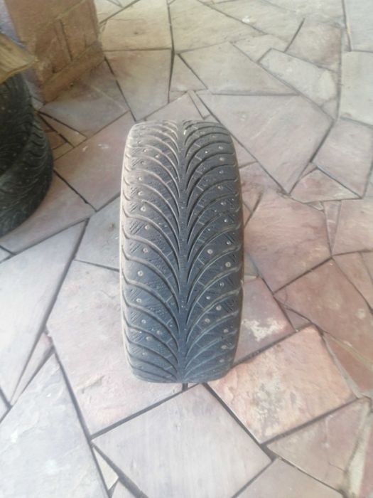 Шины зимние 225/50 R17