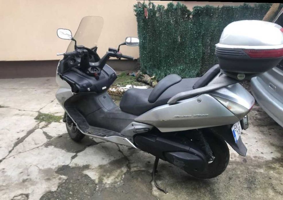 Vând Honda Silver wings 400