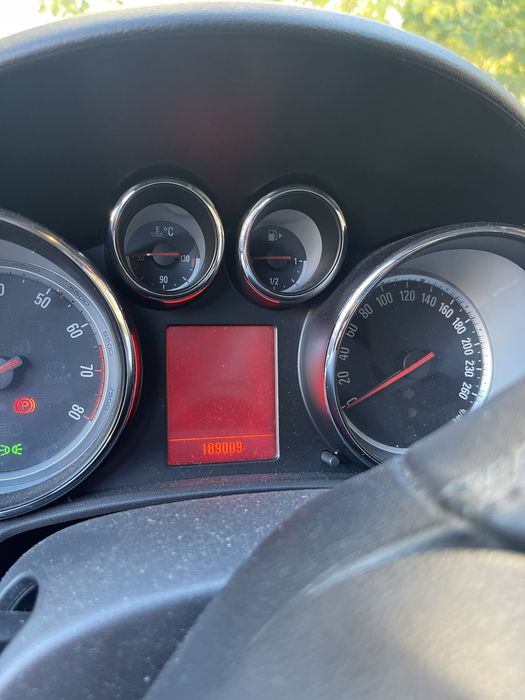 Opel astra J 2011 1.4 benzina proprietar