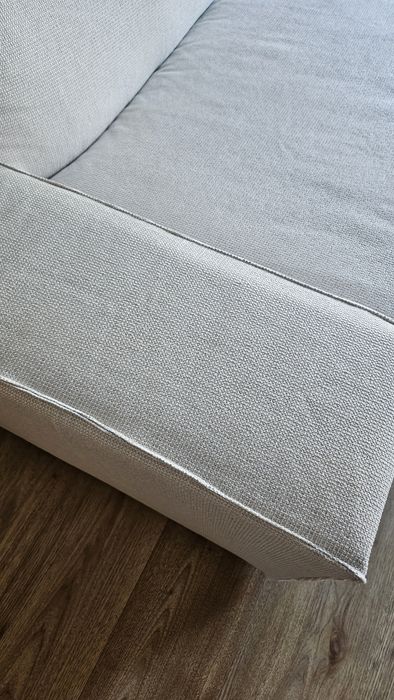 Vând canapea marca ikea noua