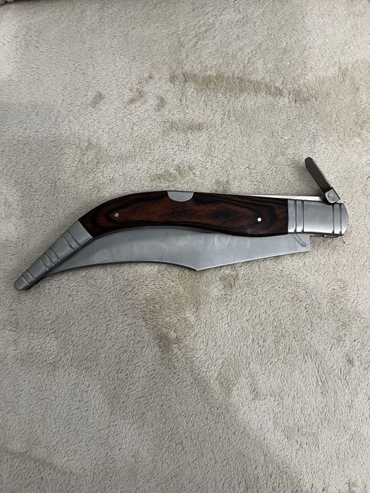 Briceag Spaniol Cricket Cutit