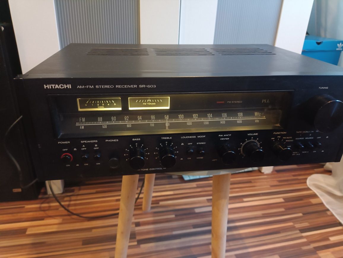 Amplificator cu tuner Hitachi SR 603