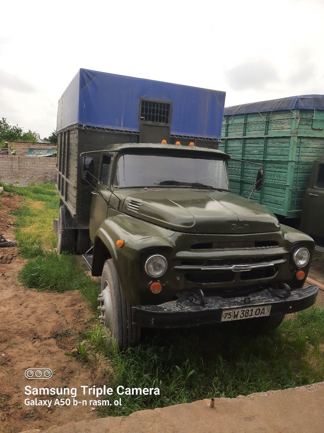 Zil 130 sroshni sotiladi