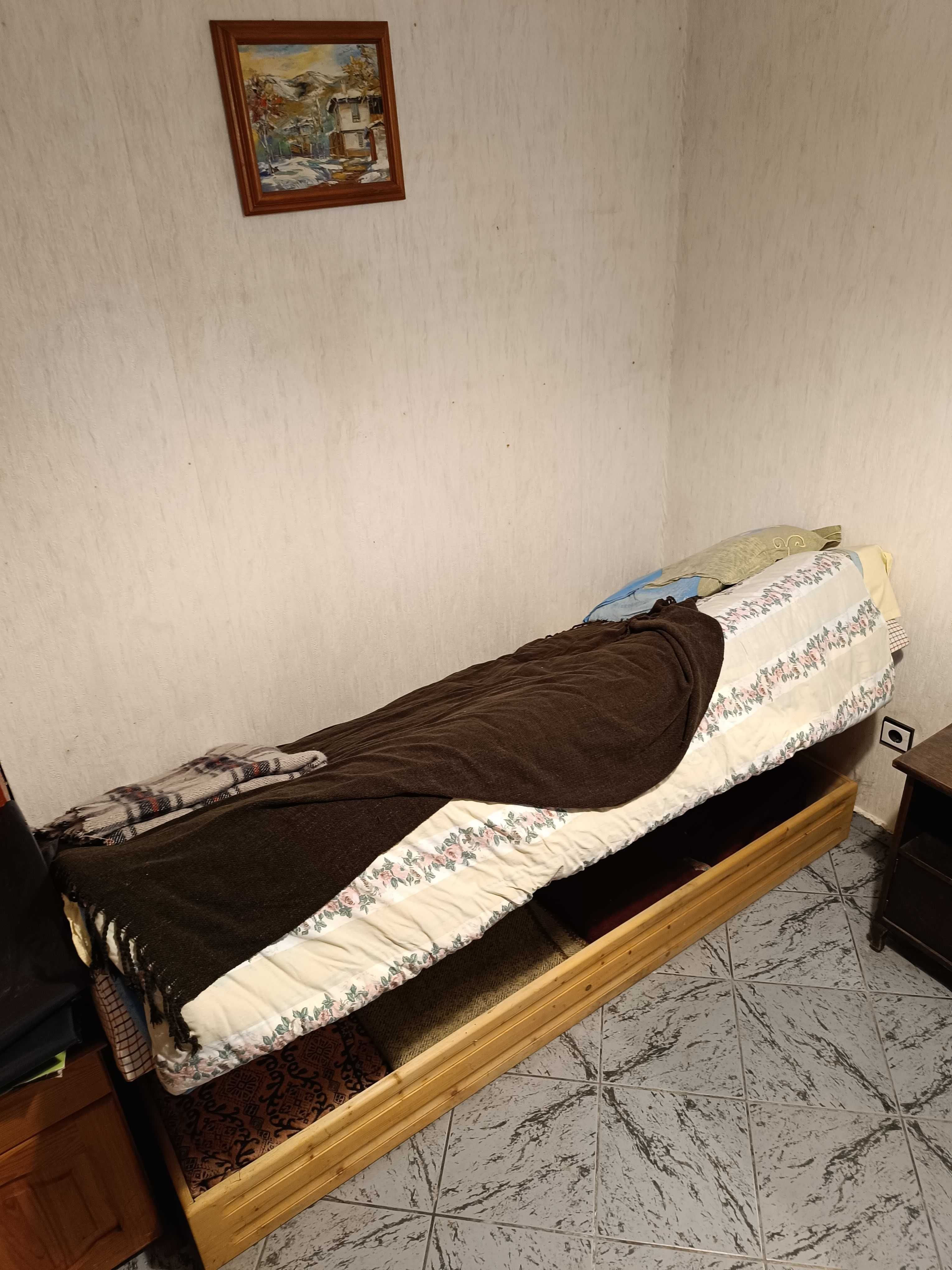 Единично легло с матрак и механизъм