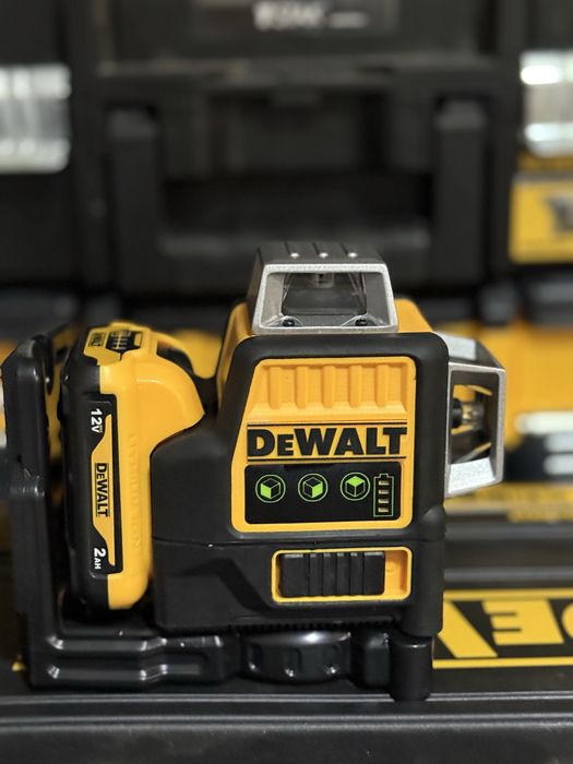Nivela laser cu 16 lini Dewalt DCE089D1G