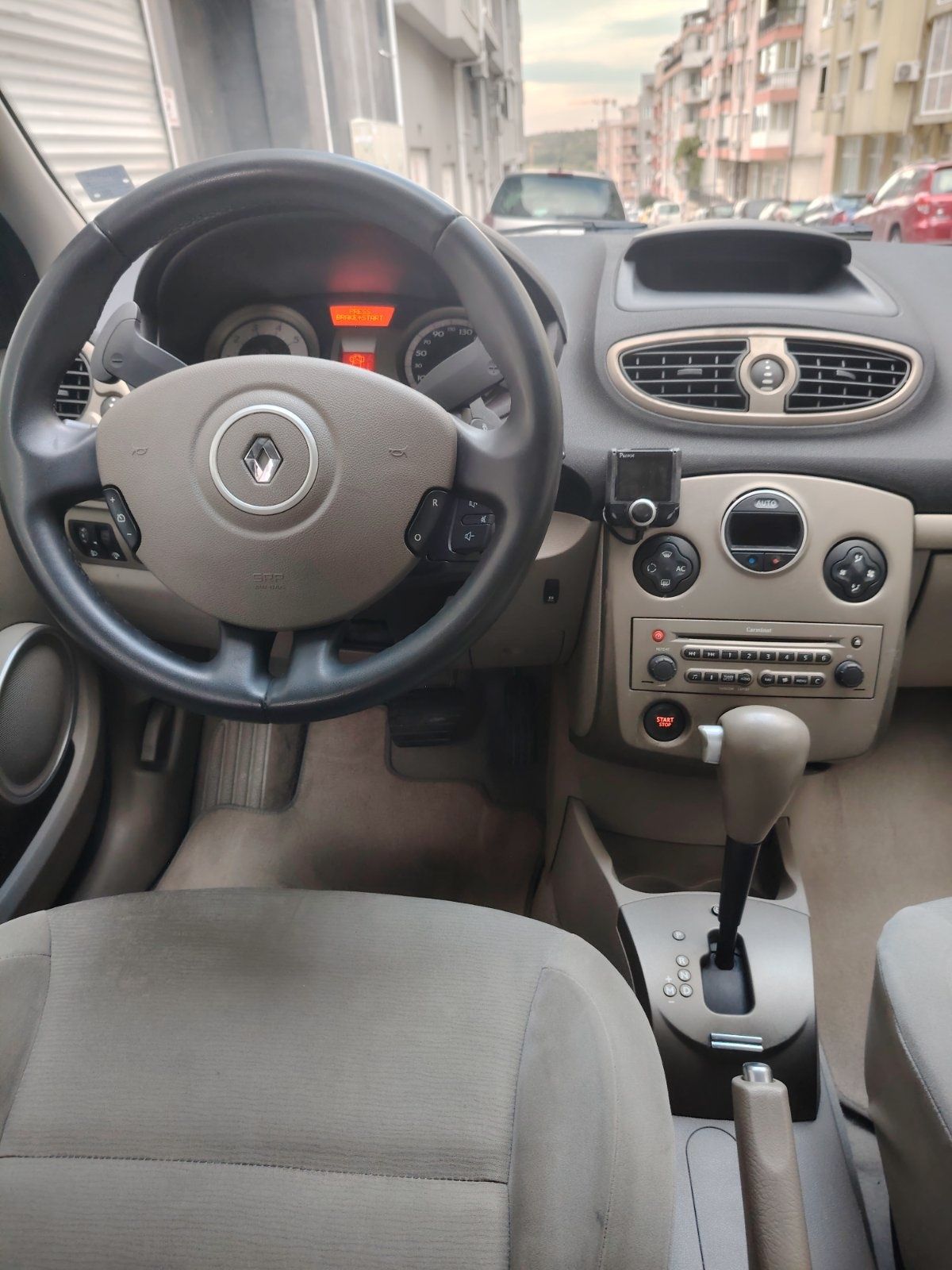 Рено Клио 1,6 бензин АВТОМАТ