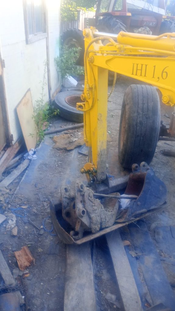 Mini excavator 1600kg, accept schimburi cu auto