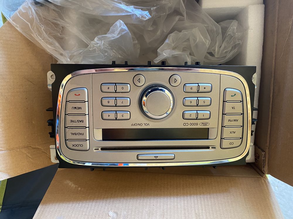 Radio CD player Ford monedo  6000 CD original Ford