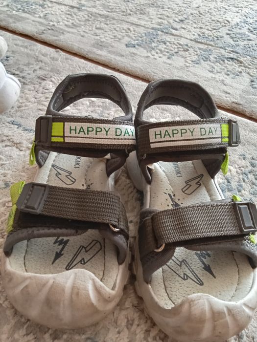 Продам детский сандалии на мальчика в хорошем состоянии размер 26 звон