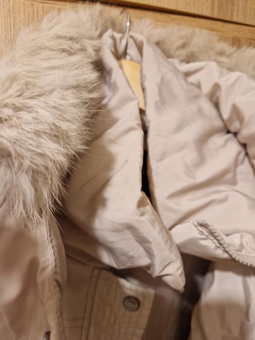 Дамско яке,с естествен пух на качулката