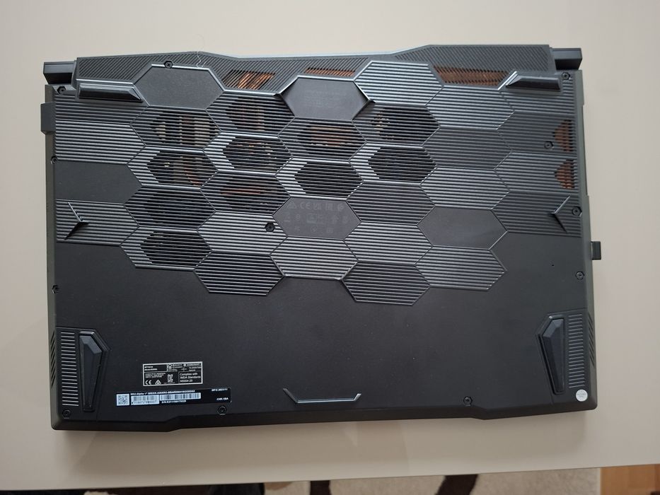 Laptop Gaming MSI Alpha 17 B5EEK