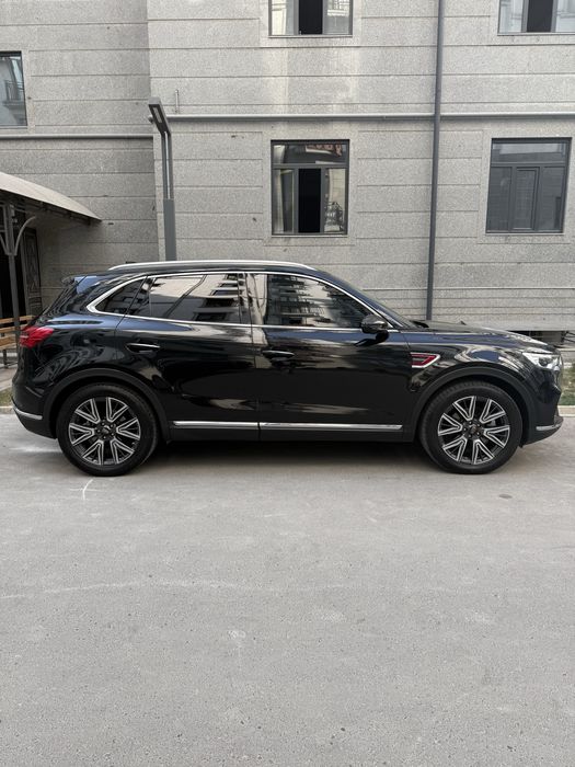 Hongqi h5 ideal mashina