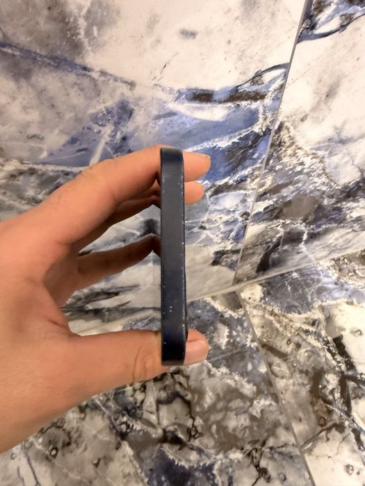 Продавам Iphone 12 64gb