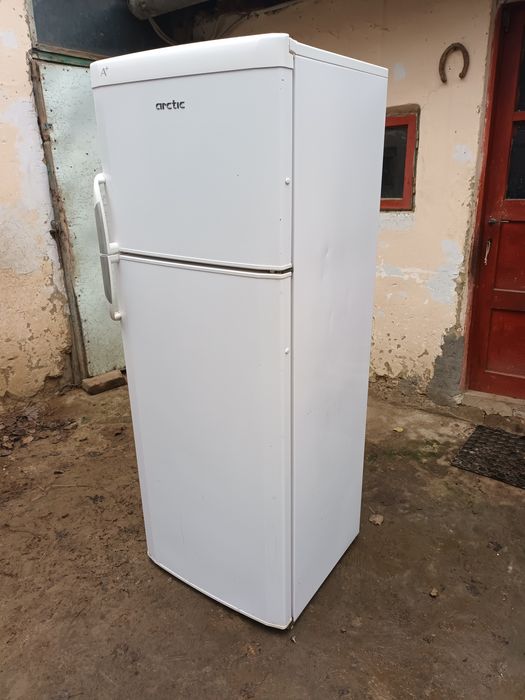 Frigider/ Combina frigorifică, marca Artic,  inaltime 1.70 cm