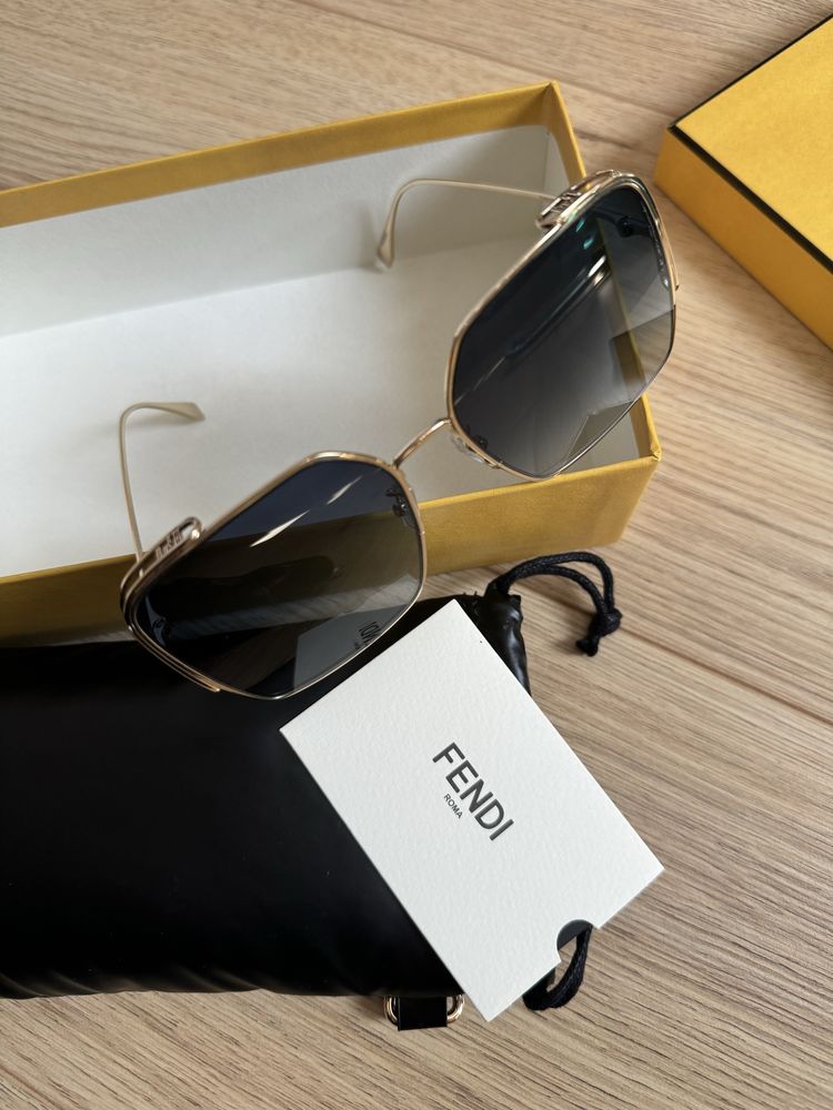Очила fendi
