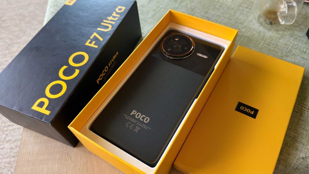 Vând POCO F7 Ultra stare impecabilă, în cutie cu încărcător 120W