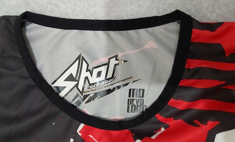 Екип М Shot Race Gear + ръкавици