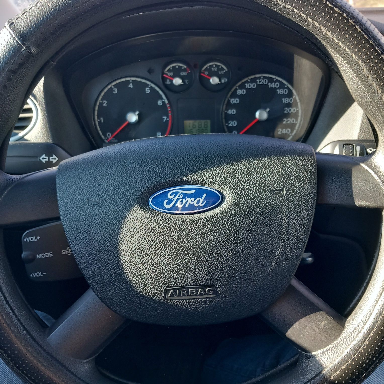Ford focus  2   1,6 benzina