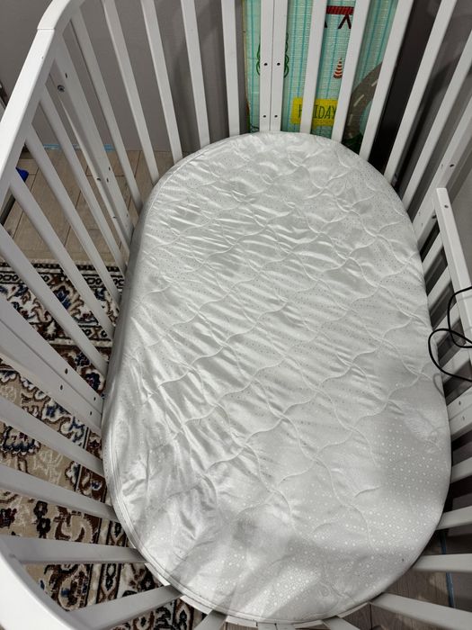 Продам в хорошем состояние Кровать манеж 8в1