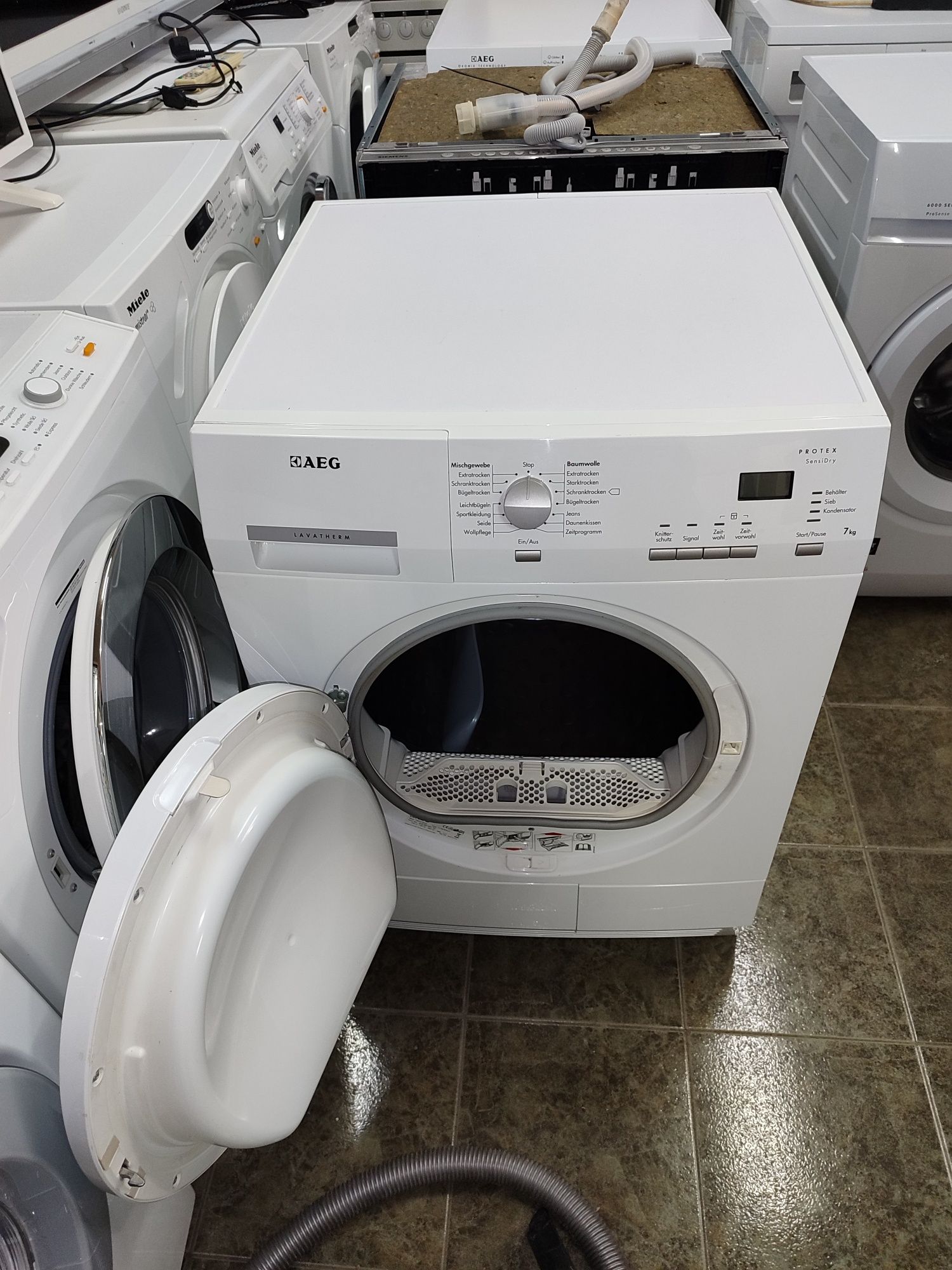 Сушилня AEG T65377AH3 - 7кг. Термопомпа Клас А+