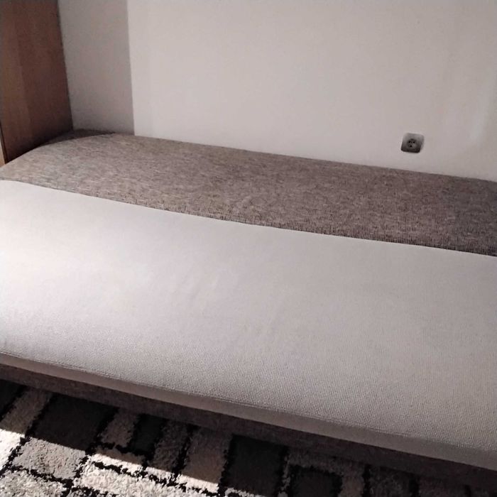 Продавам разтегателен диван в сив цвят.Производство на Руди ан.