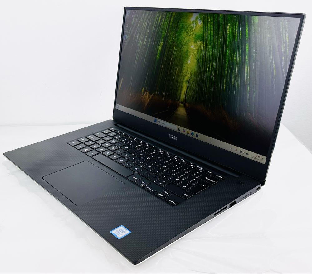 Dell Precision 5520 15.6" i7-7820HQ 32GB RAM 1TB SSD Перфектен!