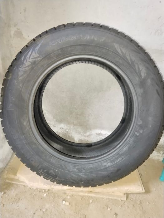 Продам зимнюю шины с шипами