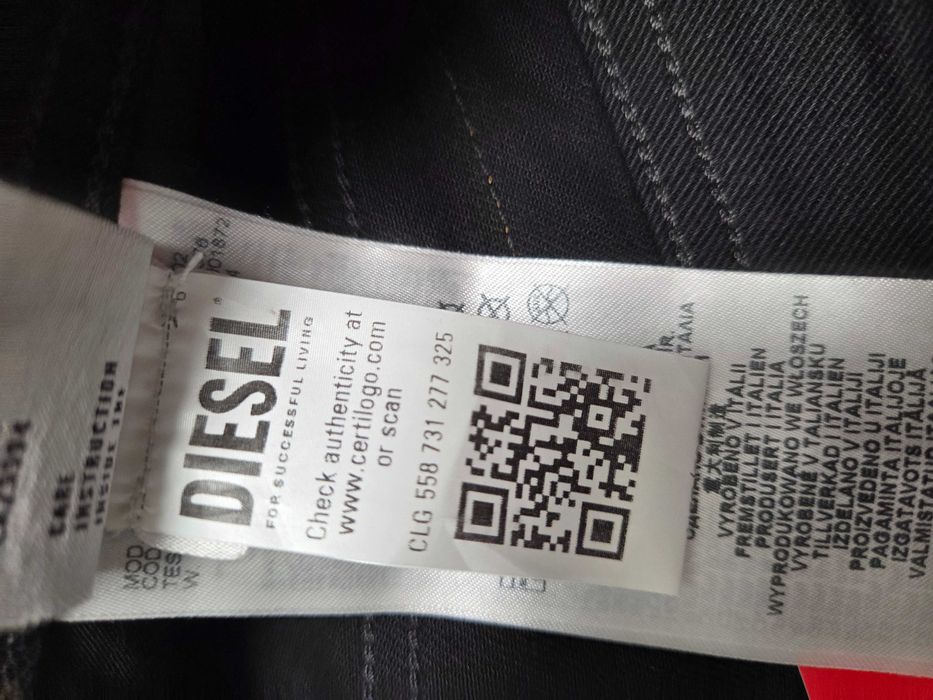 Vand blugi Diesel Larkee Beex marimea 33 cu 32 lungime