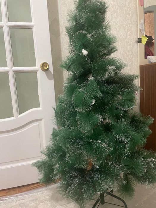 Продам искусственную елку на новый год
