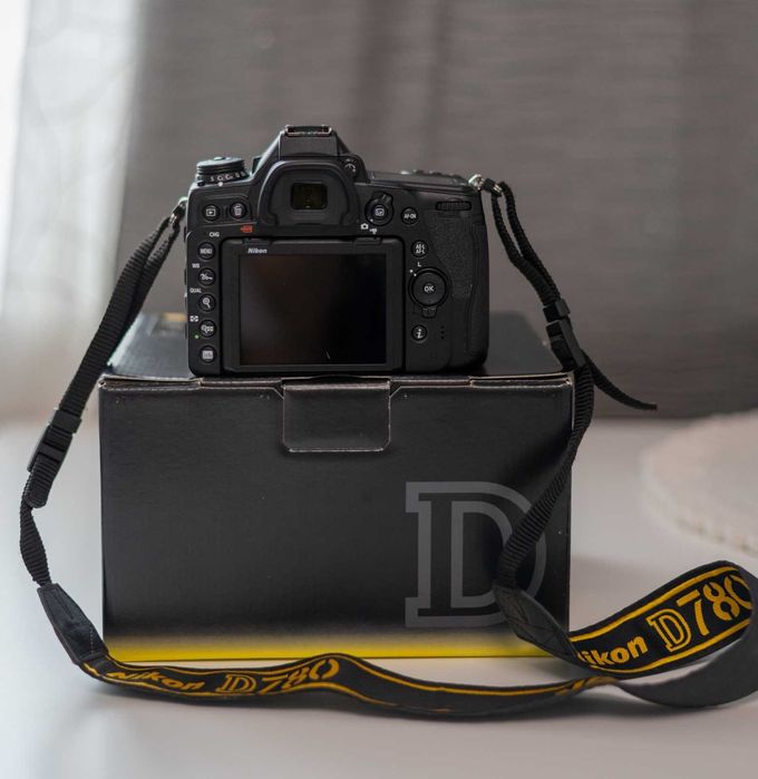 Nikon D780 body - aparat foto DSLR 28K Cadre.