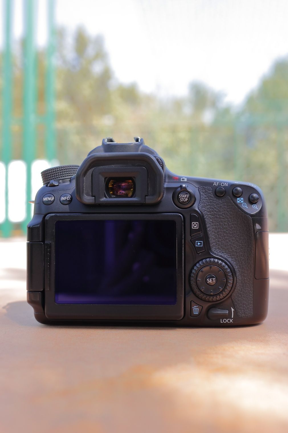 Canon 70D + EF-S 18-135 IS STM