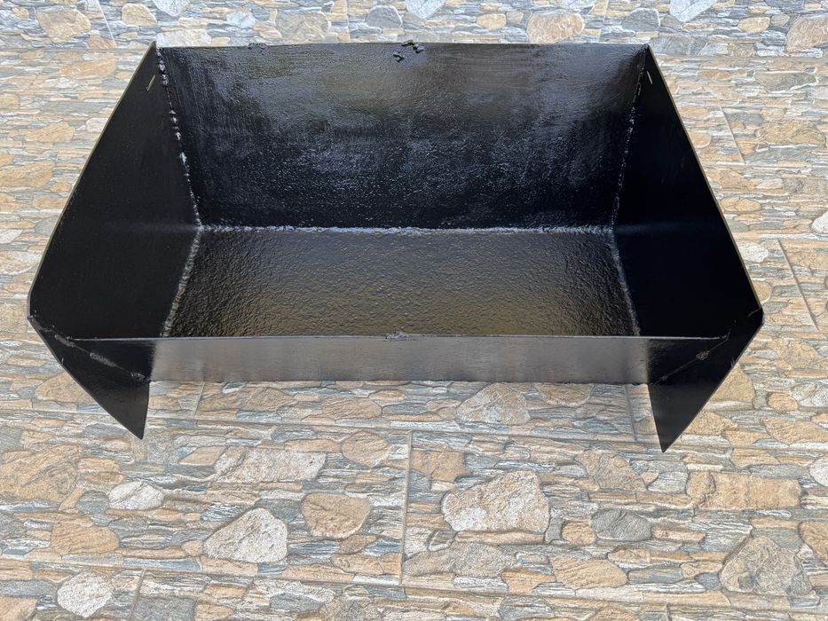 Vând troaca din fier pentru porc (Am 2 buc)