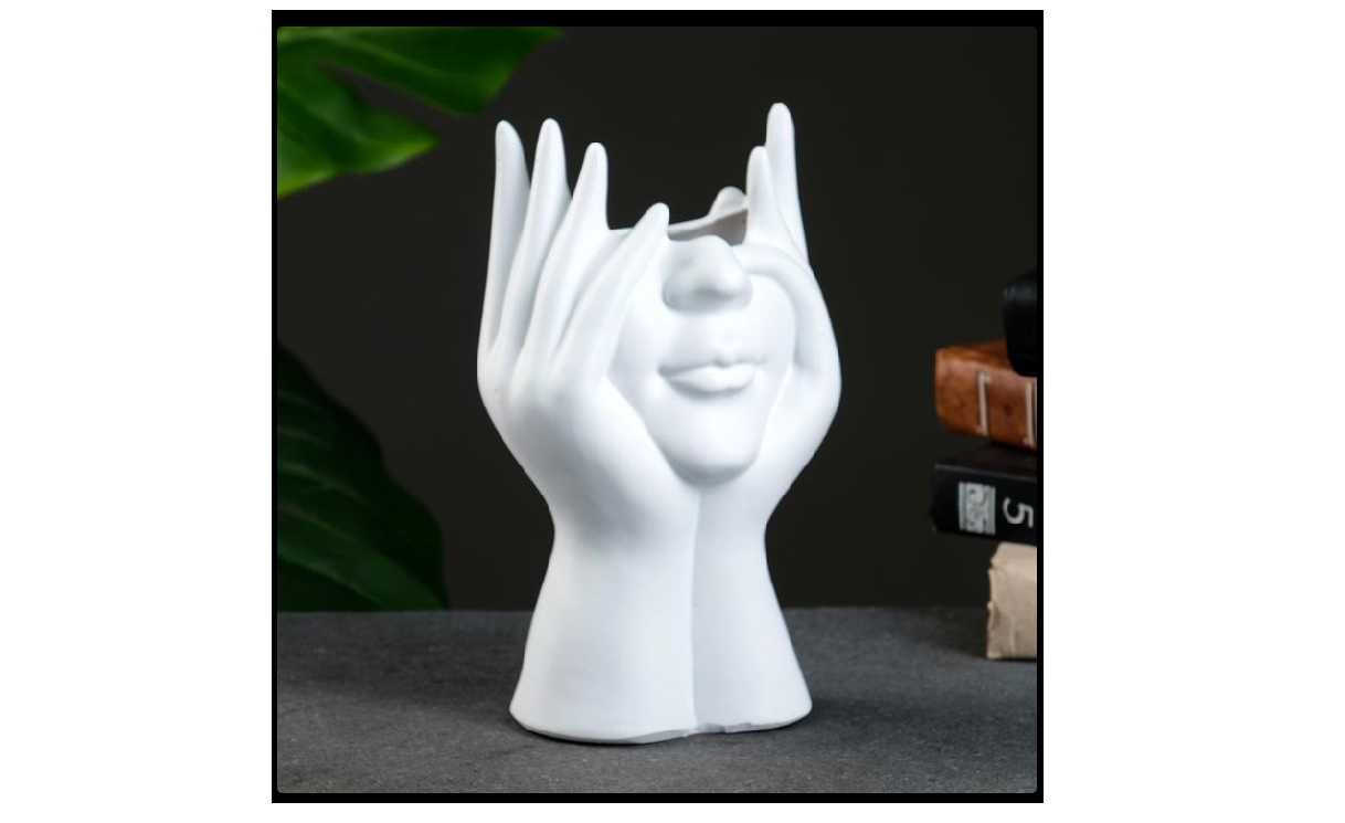 Сувенир в дизайне руки и лицо