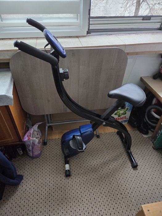 Bicicleta ergonomica pe post de cuier