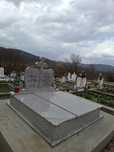 Monumente funerare granit – Execuție morminte complete