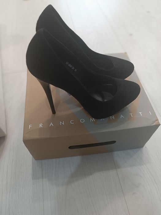 Продам туфли замша