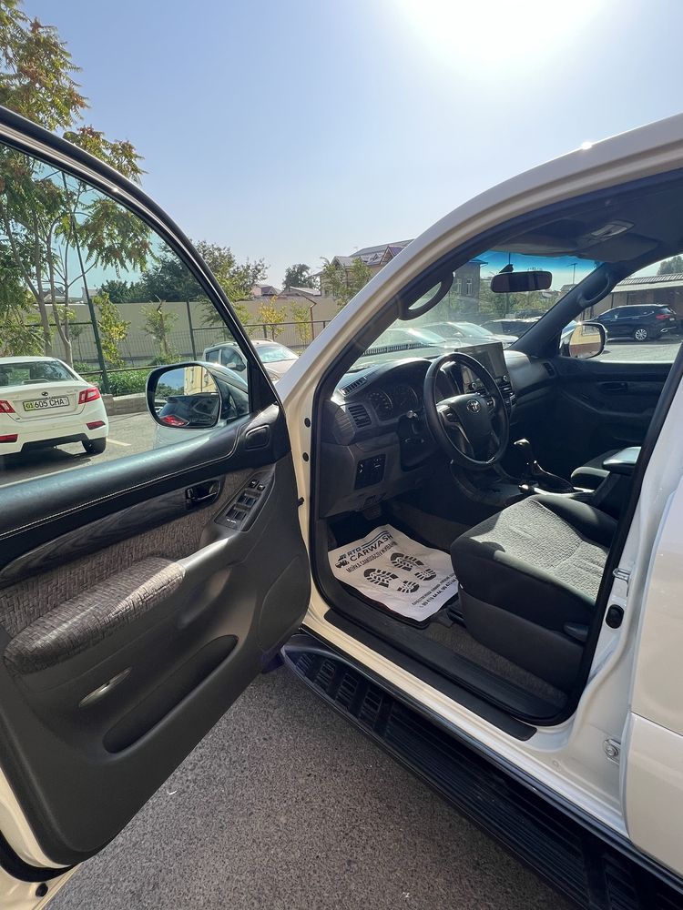 Toyota prado 120 GX 2.7L ideal