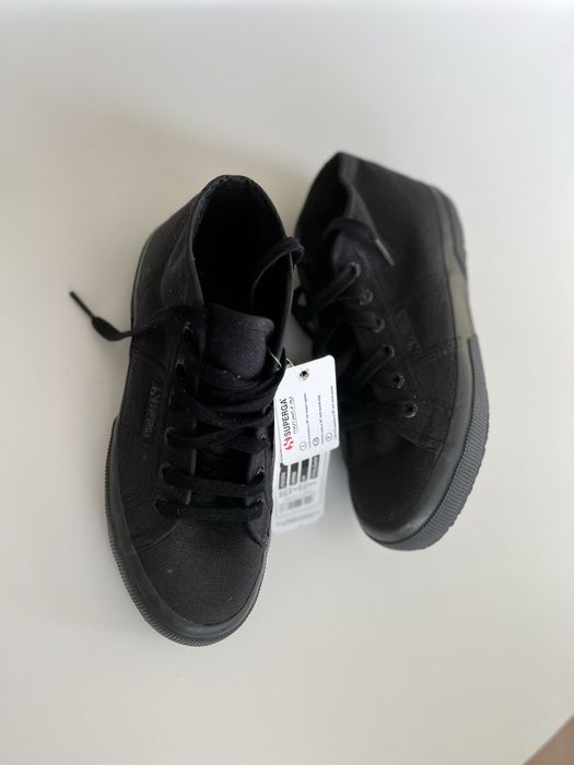 Спортни обувки Superga