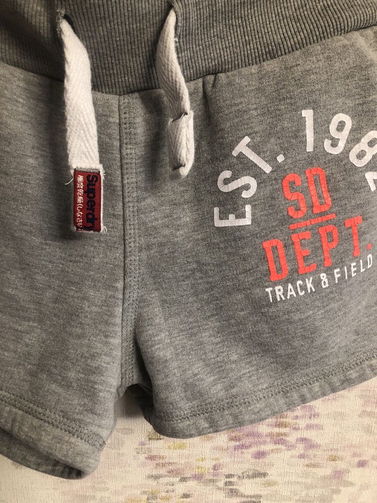 Pantaloni scurți dama SuperDry S