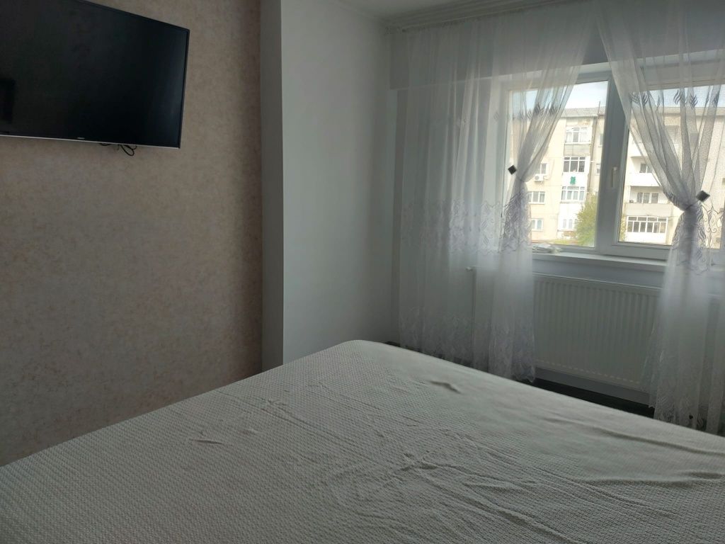 Închiriez garsoniera