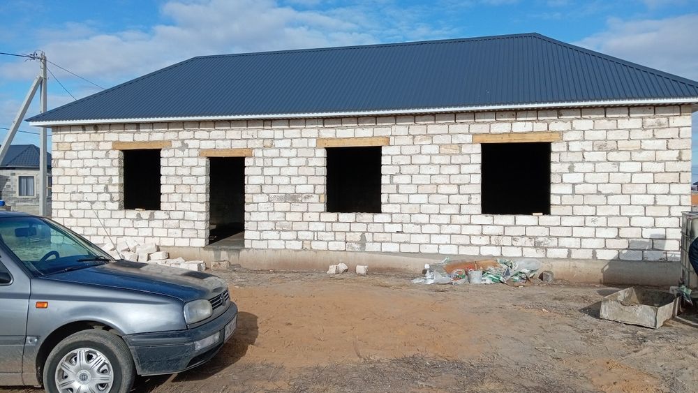 Продам домик летник. Гараж.