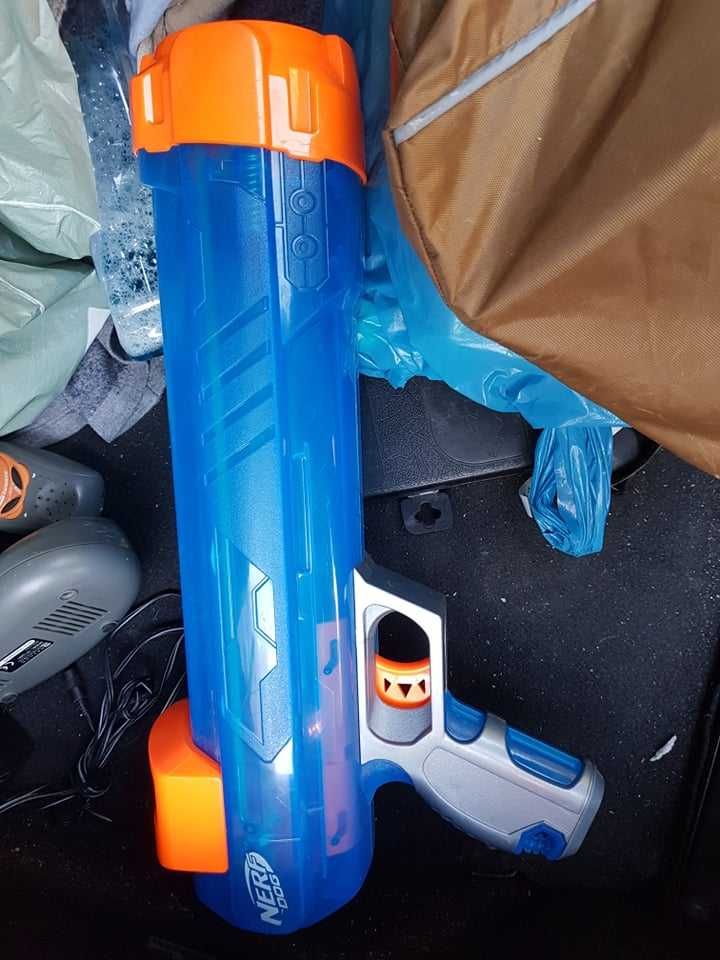 lansator mingi nerf dog blaster foarte puternic si mare plus 5 mingi