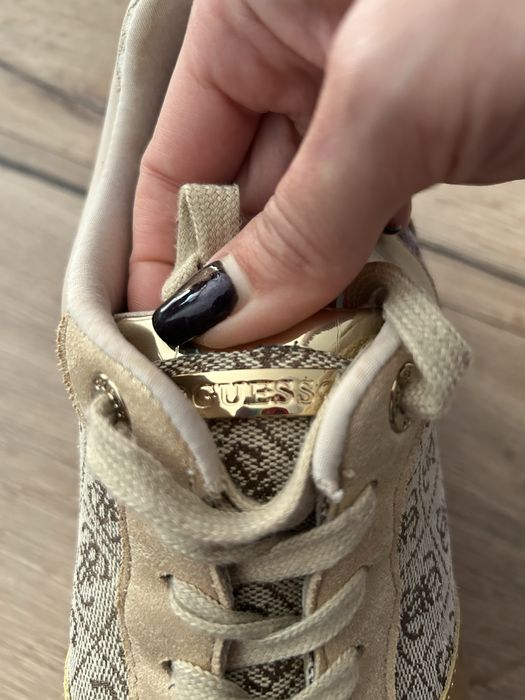Носени Сникърси Guess