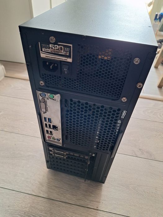 Vând unitate gaming  I5